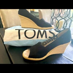 TOMS - Canvas Open Toe Wedges